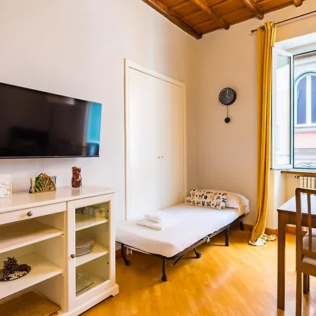 Casalice Trastevere דירה *